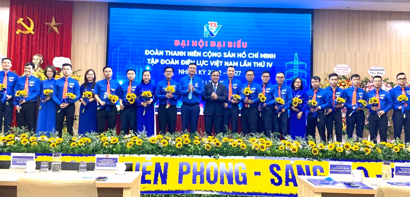 BCH Đoàn Thanh niên EVN khóa IV ra mắt Đại hội