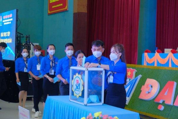 Công tác bầu cử được đánh giá đảm bảo thực hiện nghiêm nguyên tắc tập trung dân chủ, bỏ phiếu kín. Công tác bầu cử được đánh giá đảm bảo thực hiện nghiêm nguyên tắc tập trung dân chủ, bỏ phiếu kín.