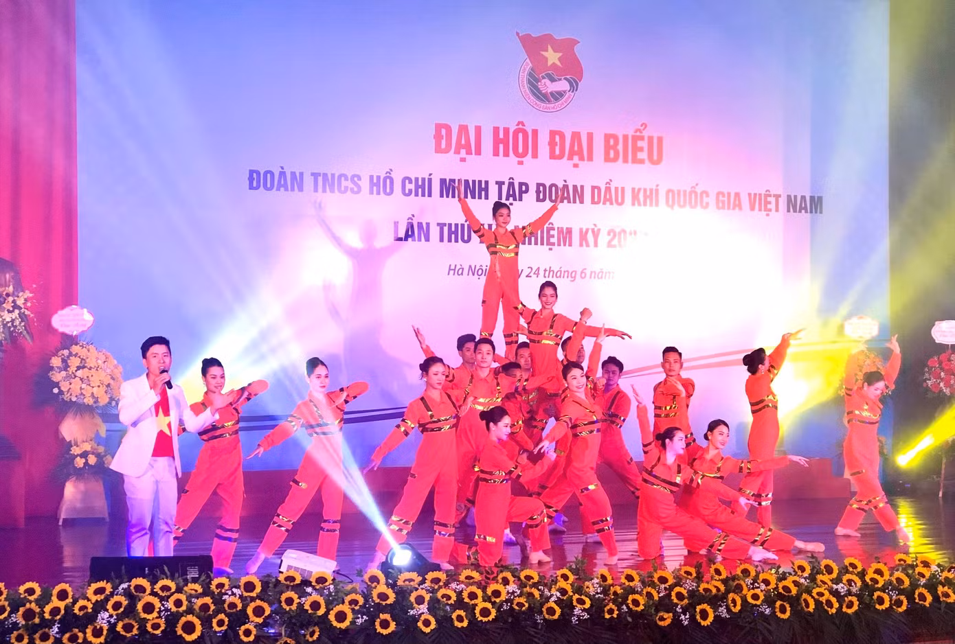 Các tiết mục văn nghệ đậm chất dầu khí tại đại hội Các tiết mục văn nghệ đậm chất dầu khí tại đại hội