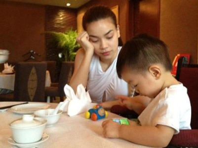 Cùng con trai Subeo