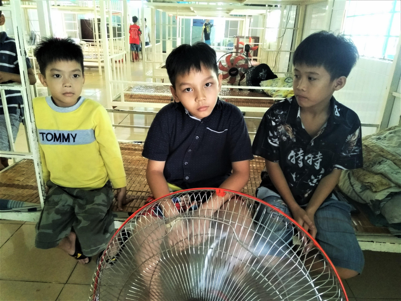 Các bé được lo ăn học. Nhiều em hiện đang học đại học. Các bé được lo ăn học. Nhiều em hiện đang học đại học.