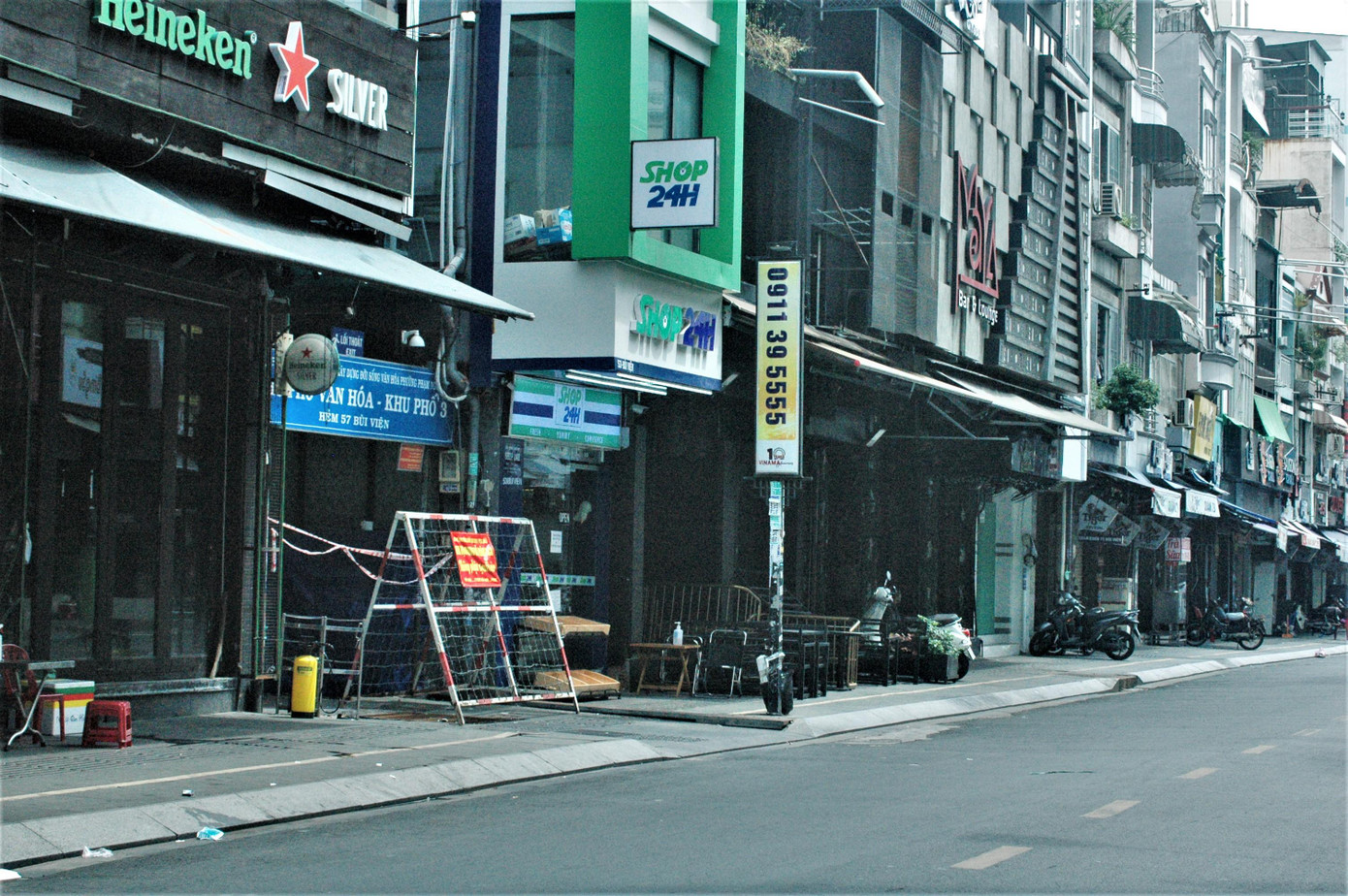 Ngăn ngừa COVID-19 xâm nhập các đường hẻm.