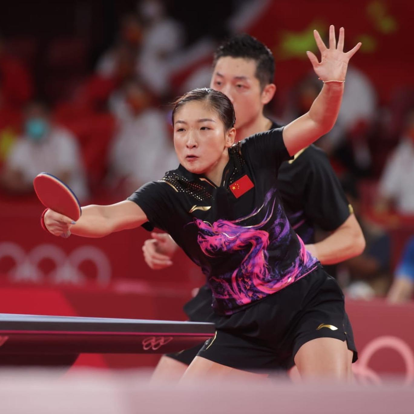 Cặp đôi Trung Quốc được đánh giá cao hơn khi họ dễ dàng tiến vào trận chung kết mà không gặp bất cứ trở ngại đáng kể nào.