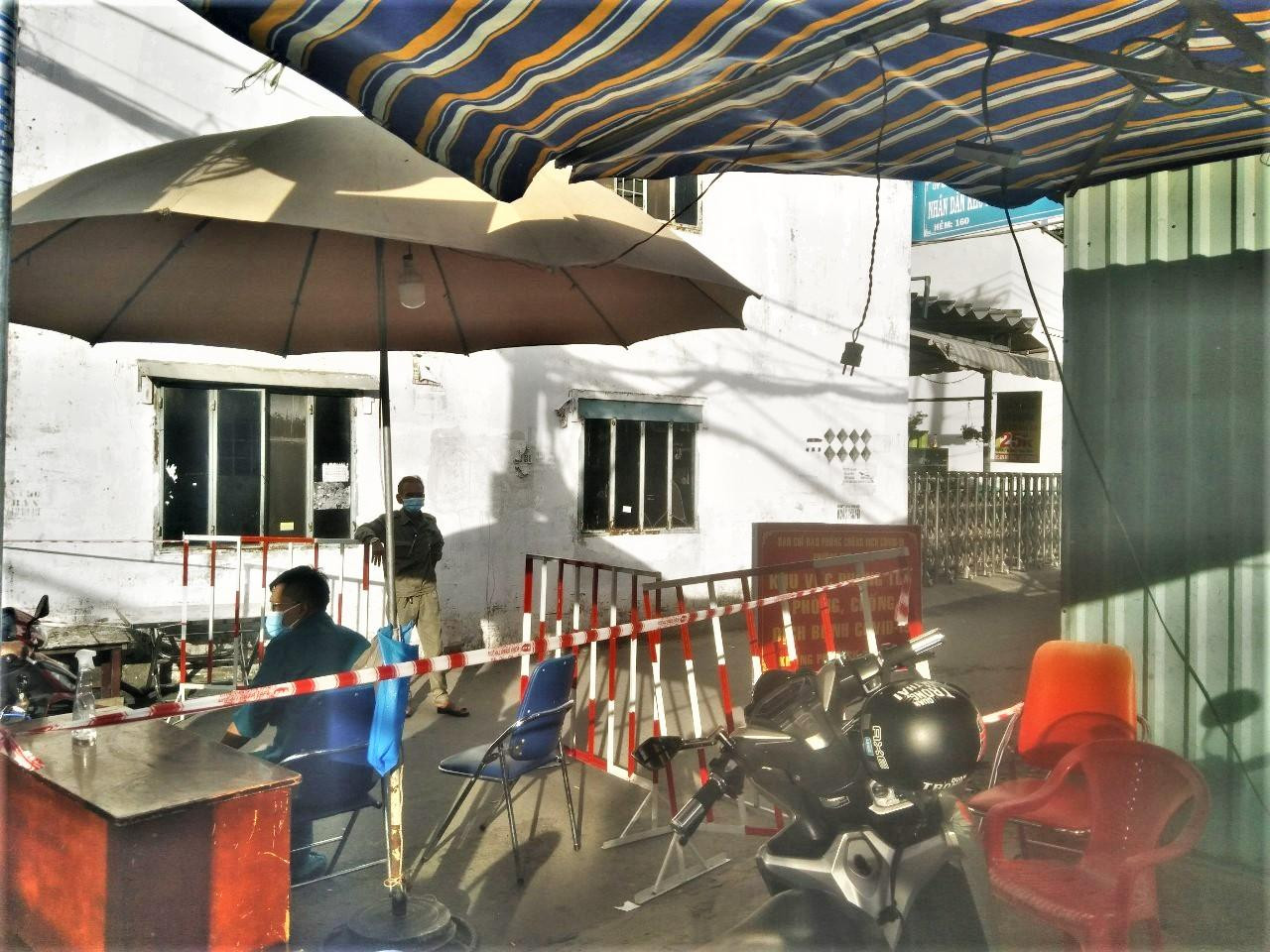 Hẻm 190, Nguyễn Văn Quỳ đang bị phong tỏa