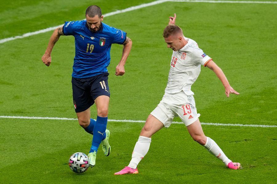 Thế trận căng như dây đàn trong hiệp 1 dù không bên nào có bàn thắng Thế trận căng như dây đàn trong hiệp 1 dù không bên nào có bàn thắng