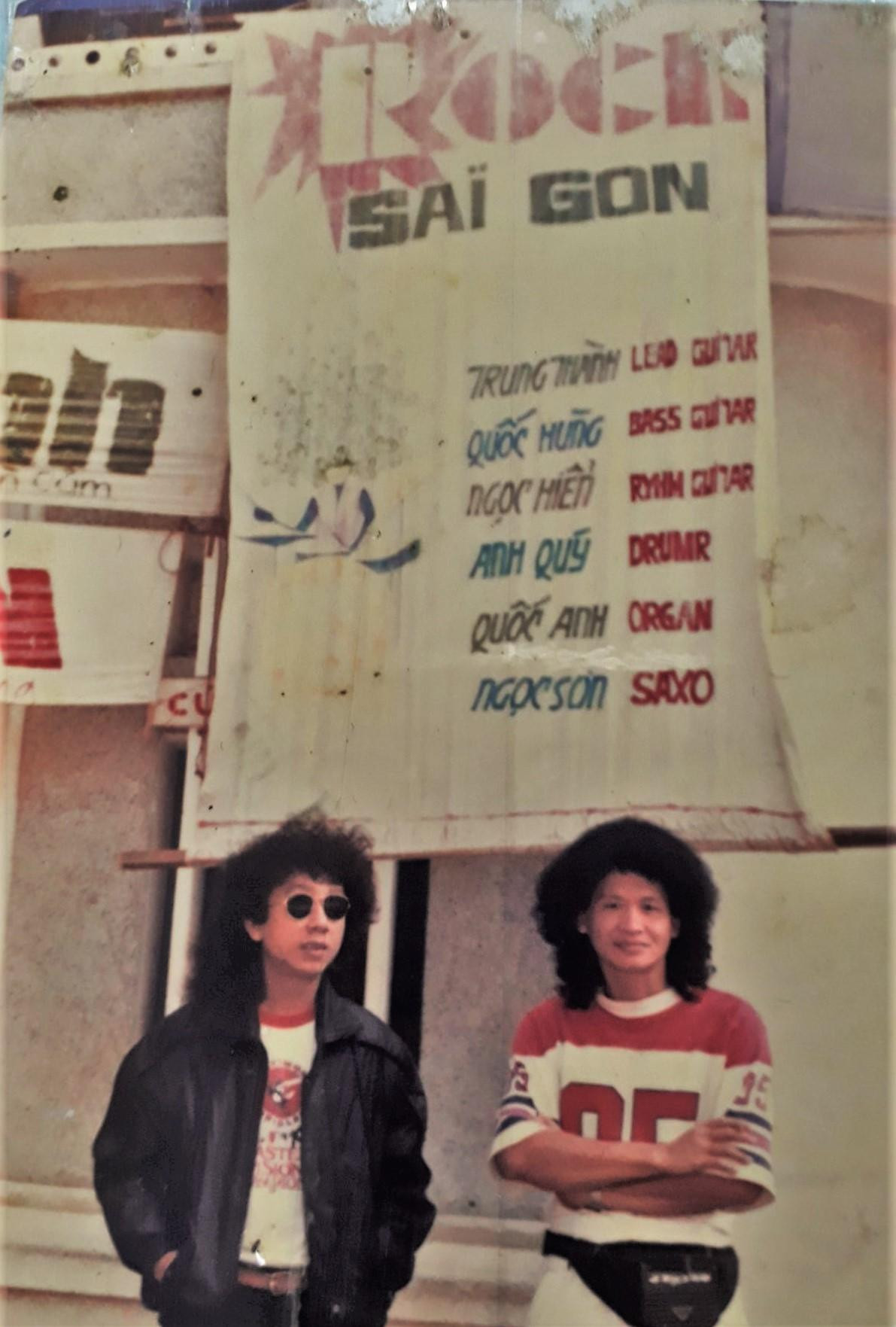 Trung Thành (phải) là một nghệ sĩ đam mê nhạc rock hiếm có Trung Thành (phải) là một nghệ sĩ đam mê nhạc rock hiếm có