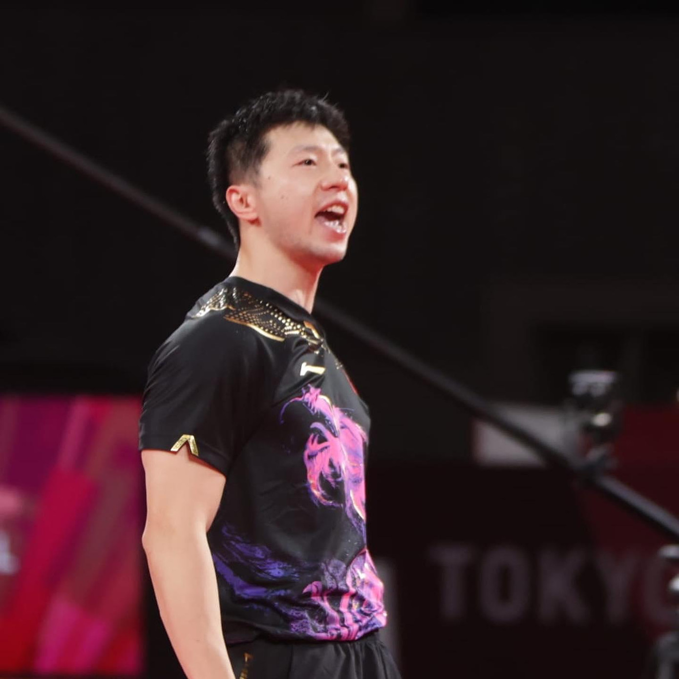 Nhà đương kim vô địch đã thể hiện sức mạnh khó tin Nhà đương kim vô địch đã thể hiện sức mạnh khó tin