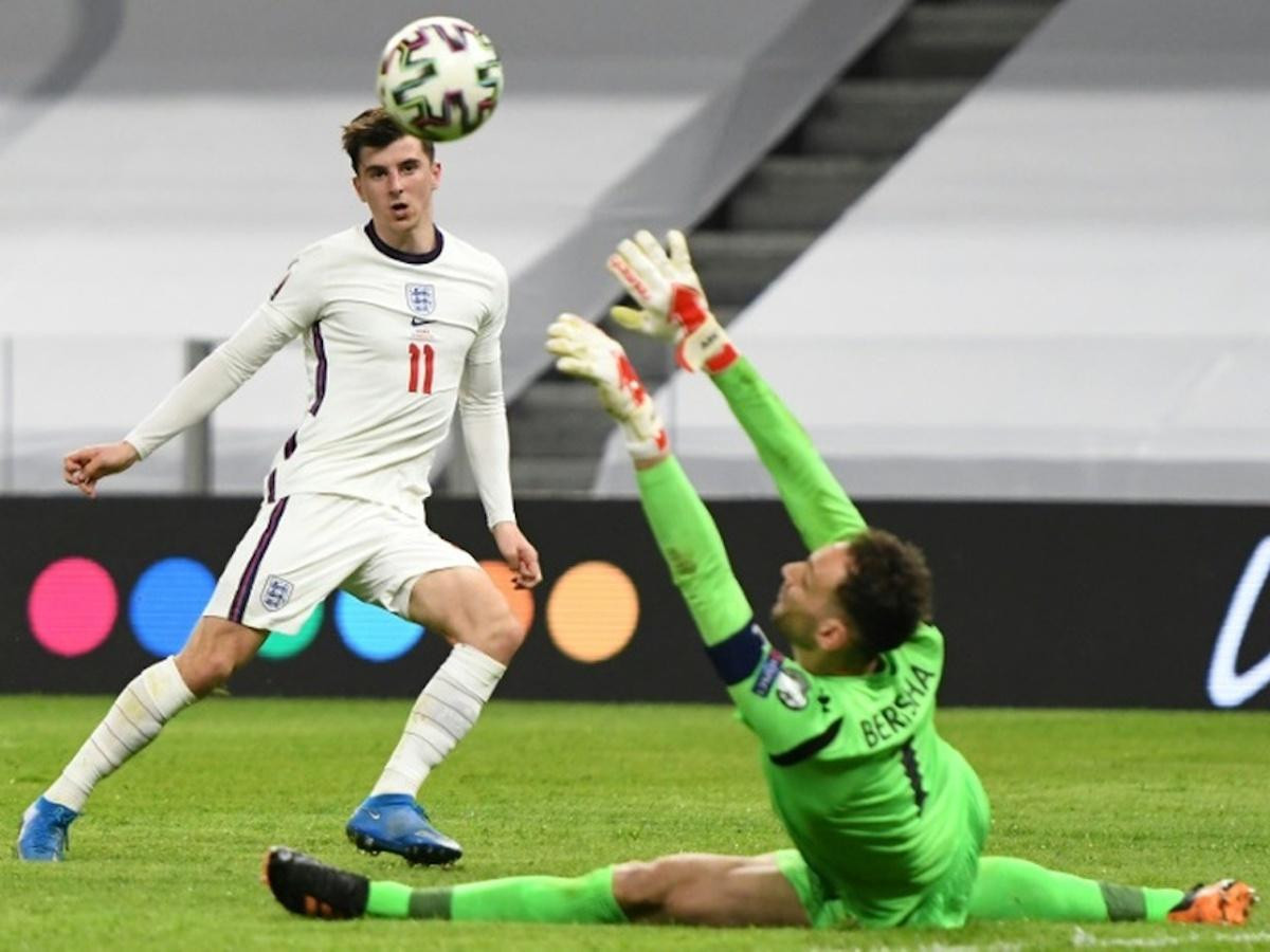 Mason Mount đang đạt phong độ cao trong màu áo CLB và đội tuyển