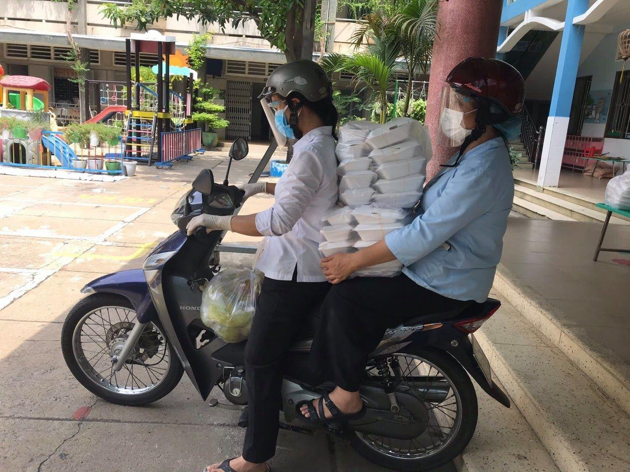 Những người giao hàng từ tu viện Những người giao hàng từ tu viện