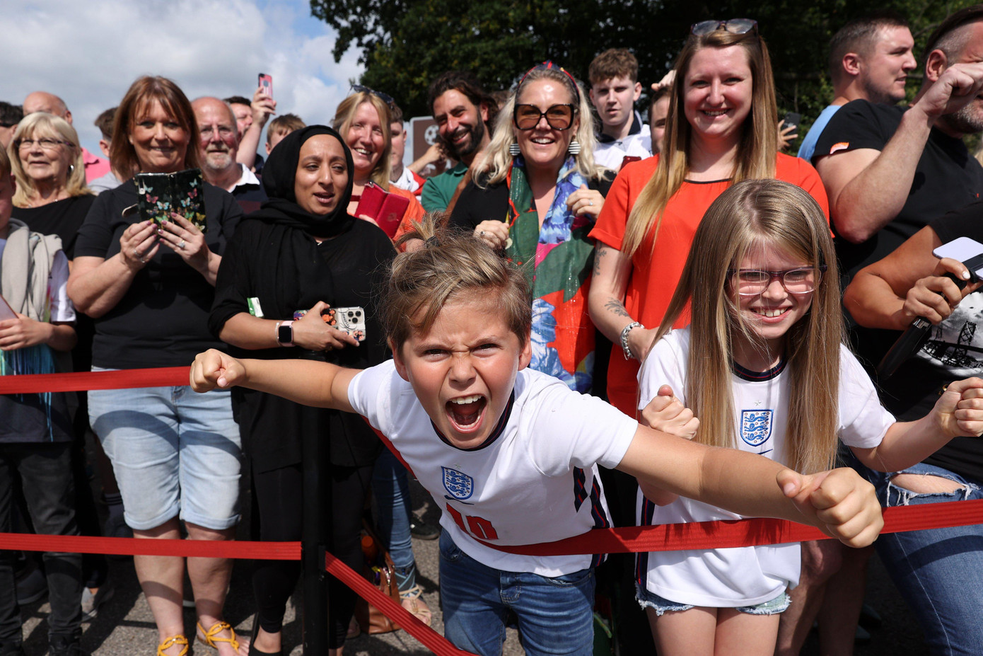 Người Anh chưa thể mang bóng đá về nhà ảnh 35