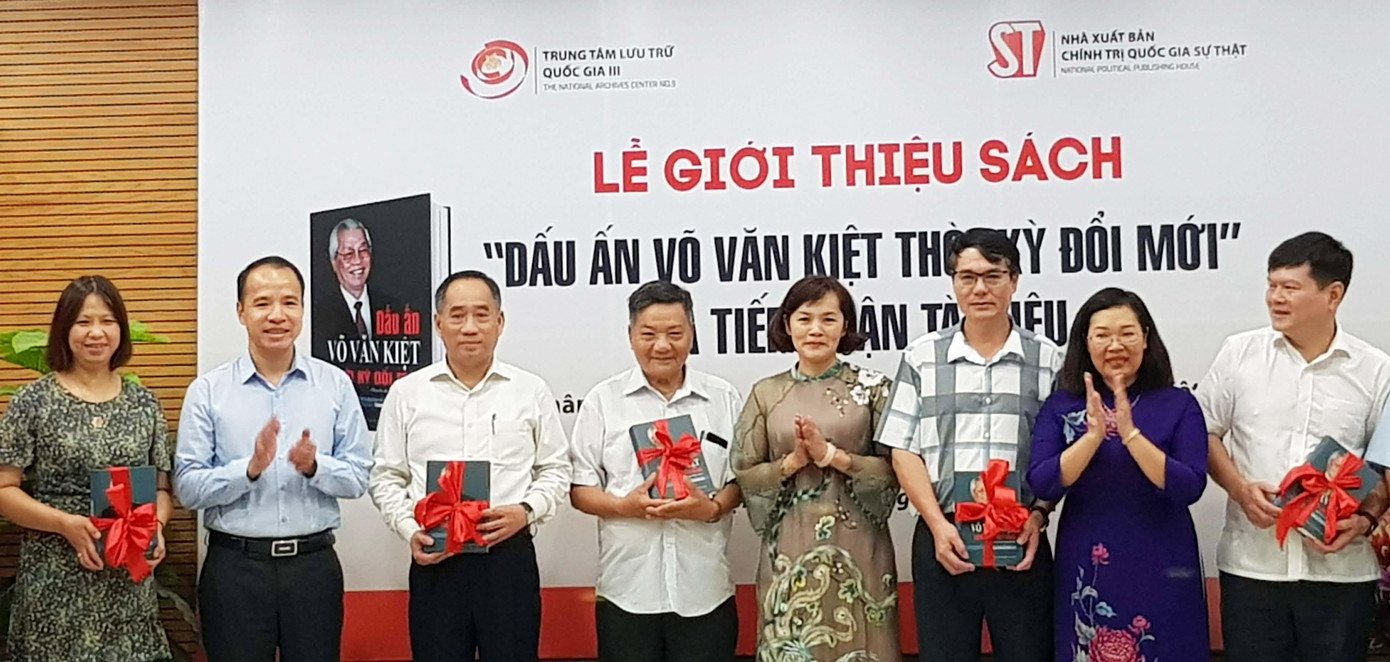 Lễ giới thiệu cuốn sách Dấu ấn Võ Văn Kiệt thời kỳ đổi mới.