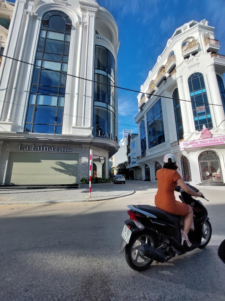 Thanh tra tỉnh Thanh Hoá đã chỉ ra hàng loạt sai phạm của các Sở ngành tại dự án chuyển đổi đất trụ sở cơ quan thành dự án nhà ở liền kề và chia lô số 1 đường Nguyễn Du TP Thanh Hóa Thanh tra tỉnh Thanh Hoá đã chỉ ra hàng loạt sai phạm của các Sở ngành tại dự án chuyển đổi đất trụ sở cơ quan thành dự án nhà ở liền kề và chia lô số 1 đường Nguyễn Du TP Thanh Hóa