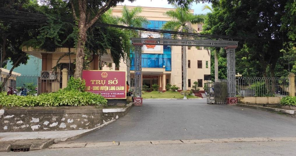Trụ sở UBND huyện Lang Chánh (Thanh Hoá). Trụ sở UBND huyện Lang Chánh (Thanh Hoá).