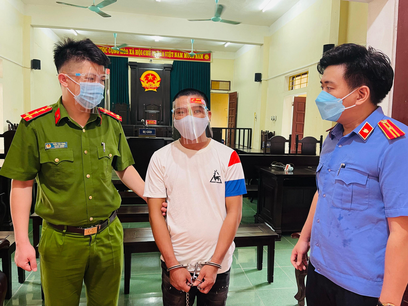 Đối tượng Nguyễn Văn Bắc bị tuyên 15 tháng tù giam trong phiên xử sáng 14/9 Đối tượng Nguyễn Văn Bắc bị tuyên 15 tháng tù giam trong phiên xử sáng 14/9