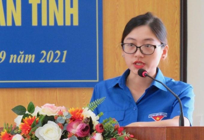 Chị Phùng Tố Linh