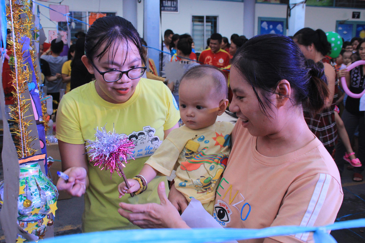 Niềm vui lan tỏa ở ngày hội Trung thu dành tặng bệnh nhi ảnh 5