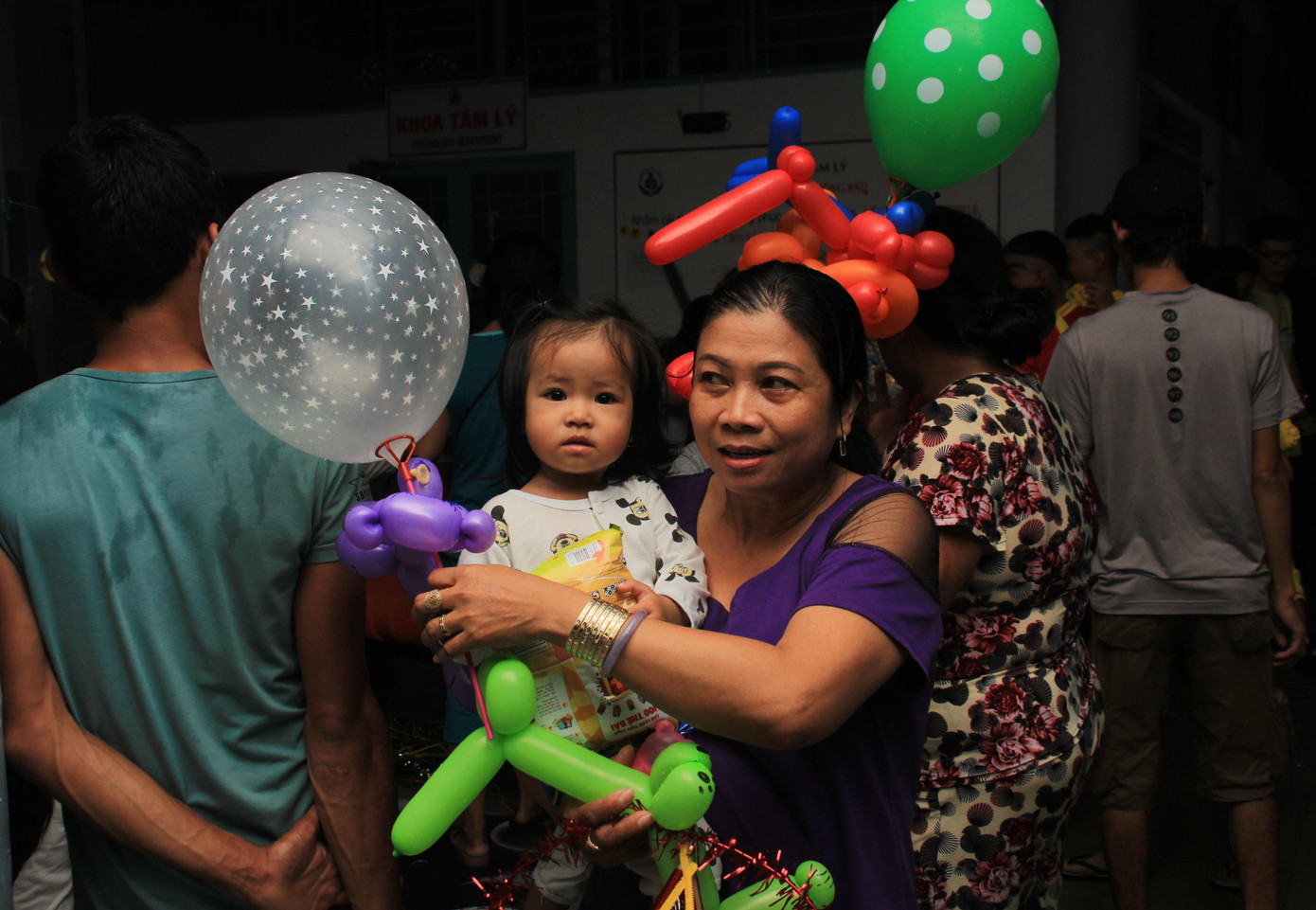 Niềm vui lan tỏa ở ngày hội Trung thu dành tặng bệnh nhi ảnh 17