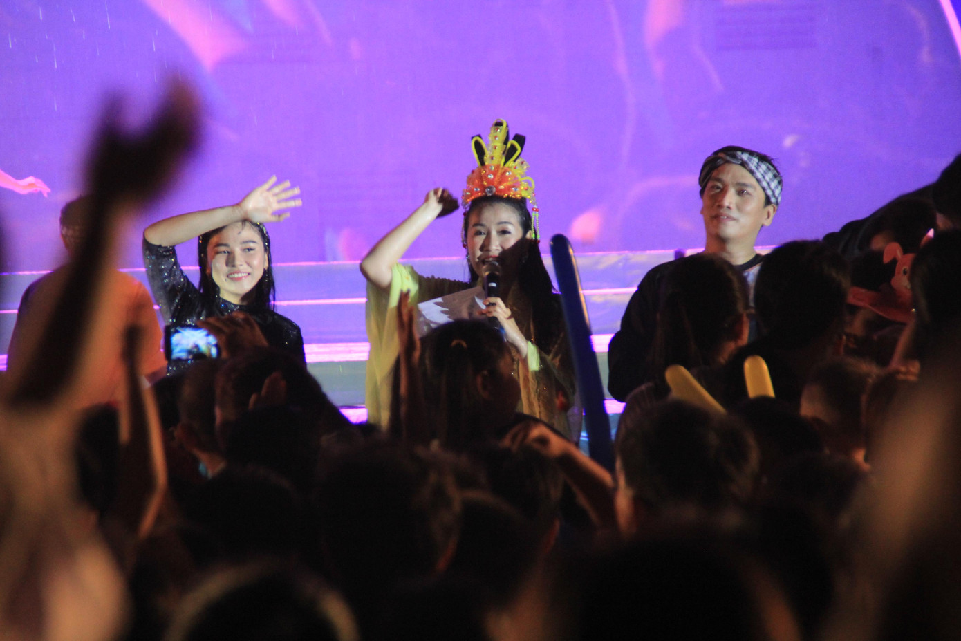 Mặc mưa lớn, 2.000 bạn nhỏ TPHCM đón trung thu trong tình thương ấm áp ảnh 3