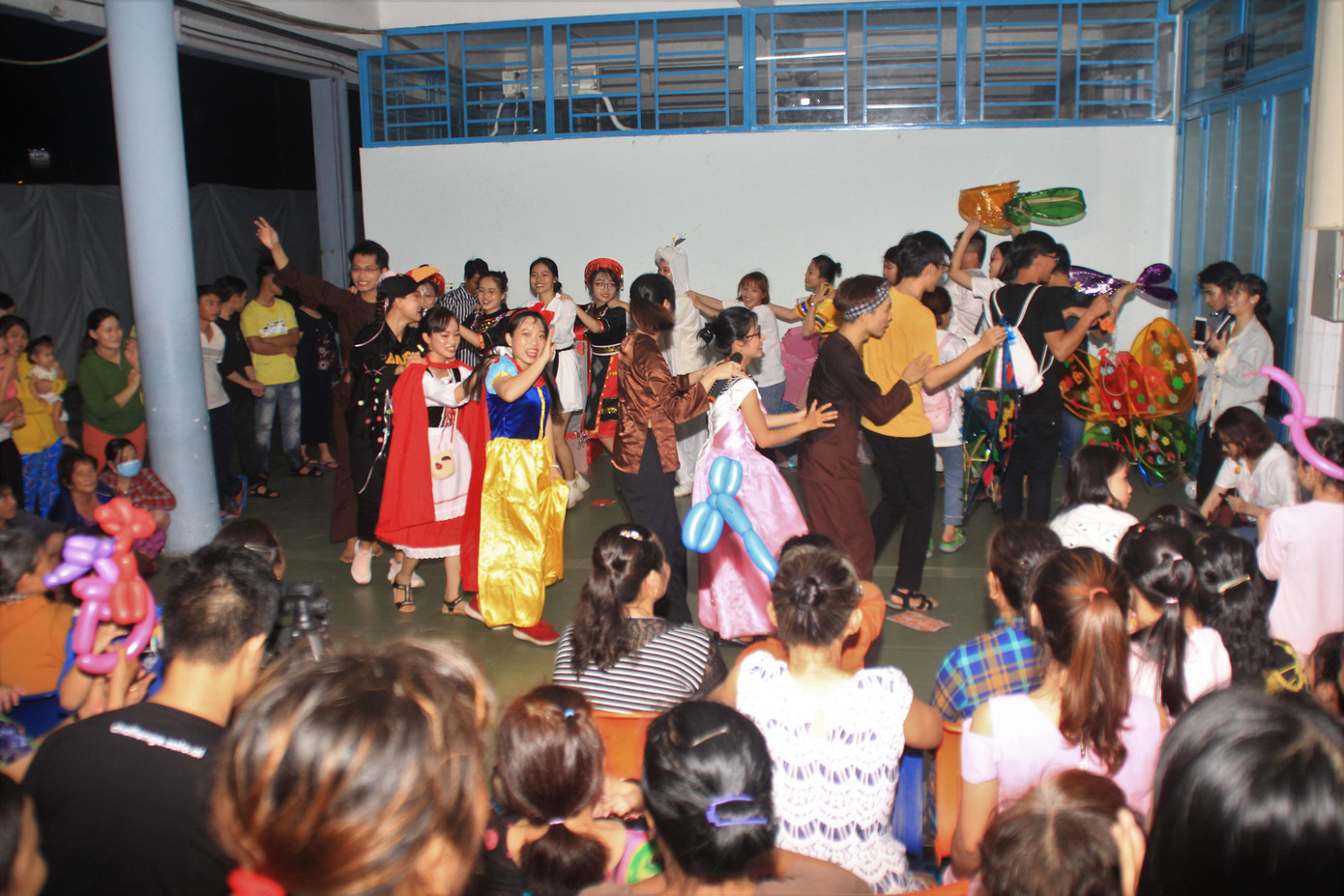 Niềm vui lan tỏa ở ngày hội Trung thu dành tặng bệnh nhi ảnh 21