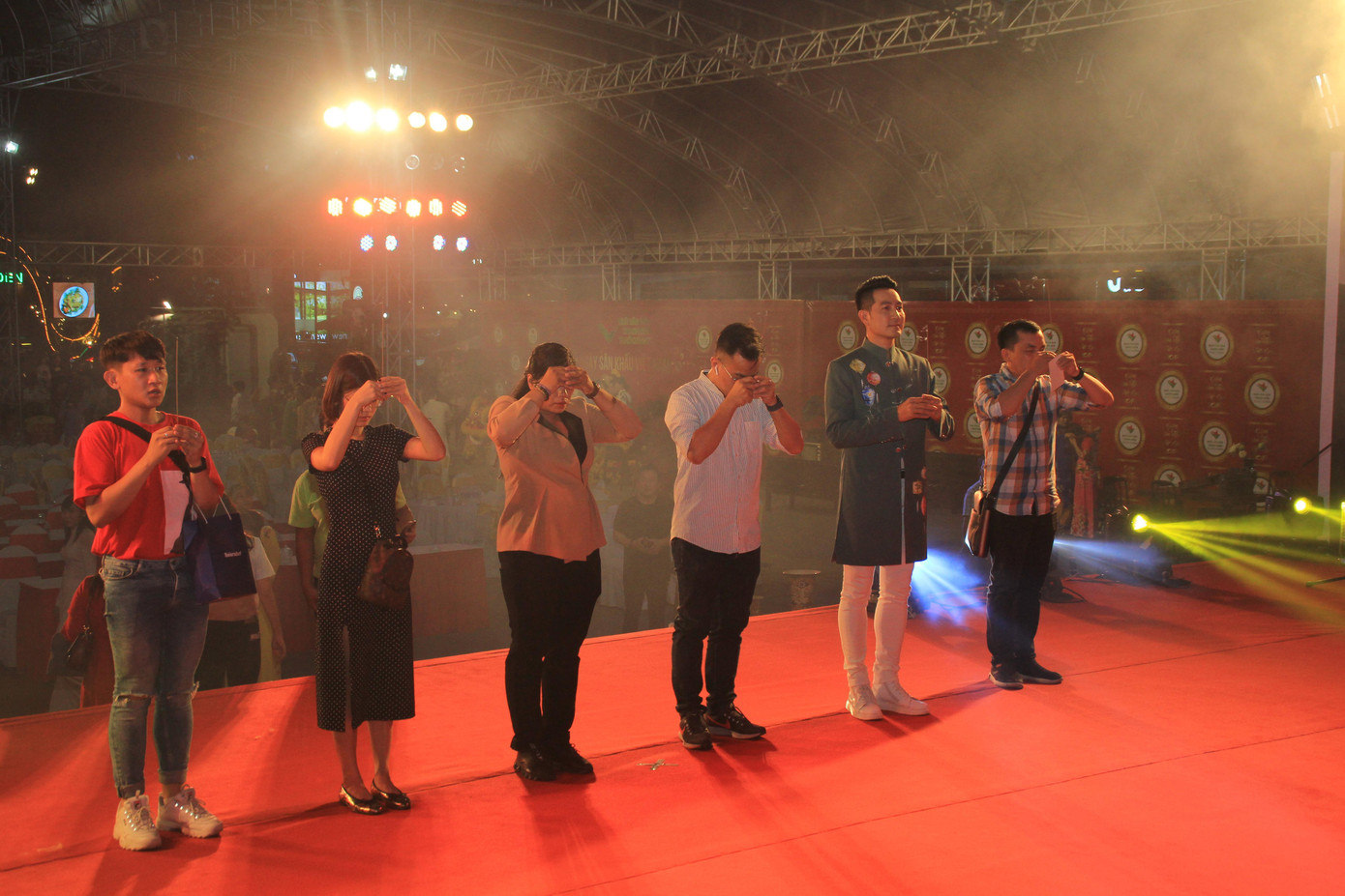 NSND Trần Hiếu, Ngọc Giàu và các thế hệ nghệ sỹ TPHCM tri ân tổ nghiệp sân khấu ảnh 7