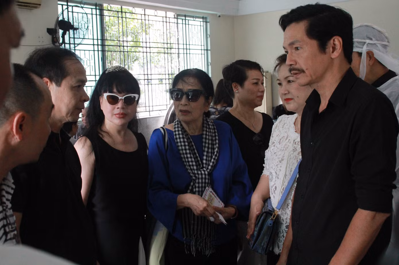 Nhiều nghệ sĩ gạo cội của sân khấu, điện ảnh đến viếng NSND Thế Anh ảnh 1