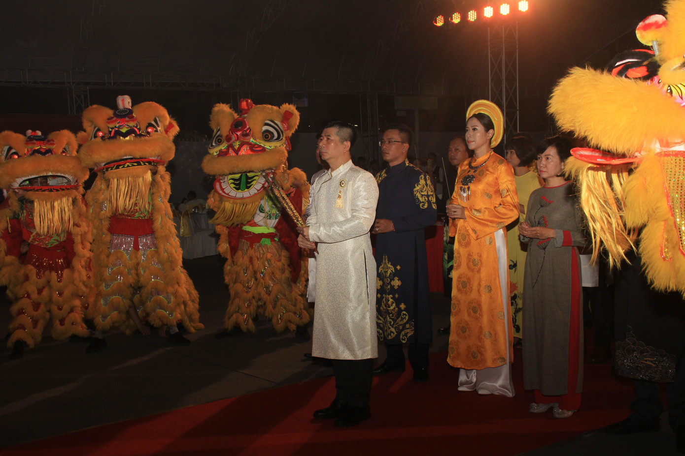 NSND Trần Hiếu, Ngọc Giàu và các thế hệ nghệ sỹ TPHCM tri ân tổ nghiệp sân khấu ảnh 1