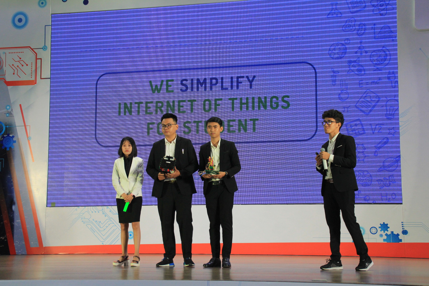 Dự án Blocky đoạt giải nhất ‘Dynamic - Sinh viên nhà doanh nghiệp tương lai’ ảnh 1