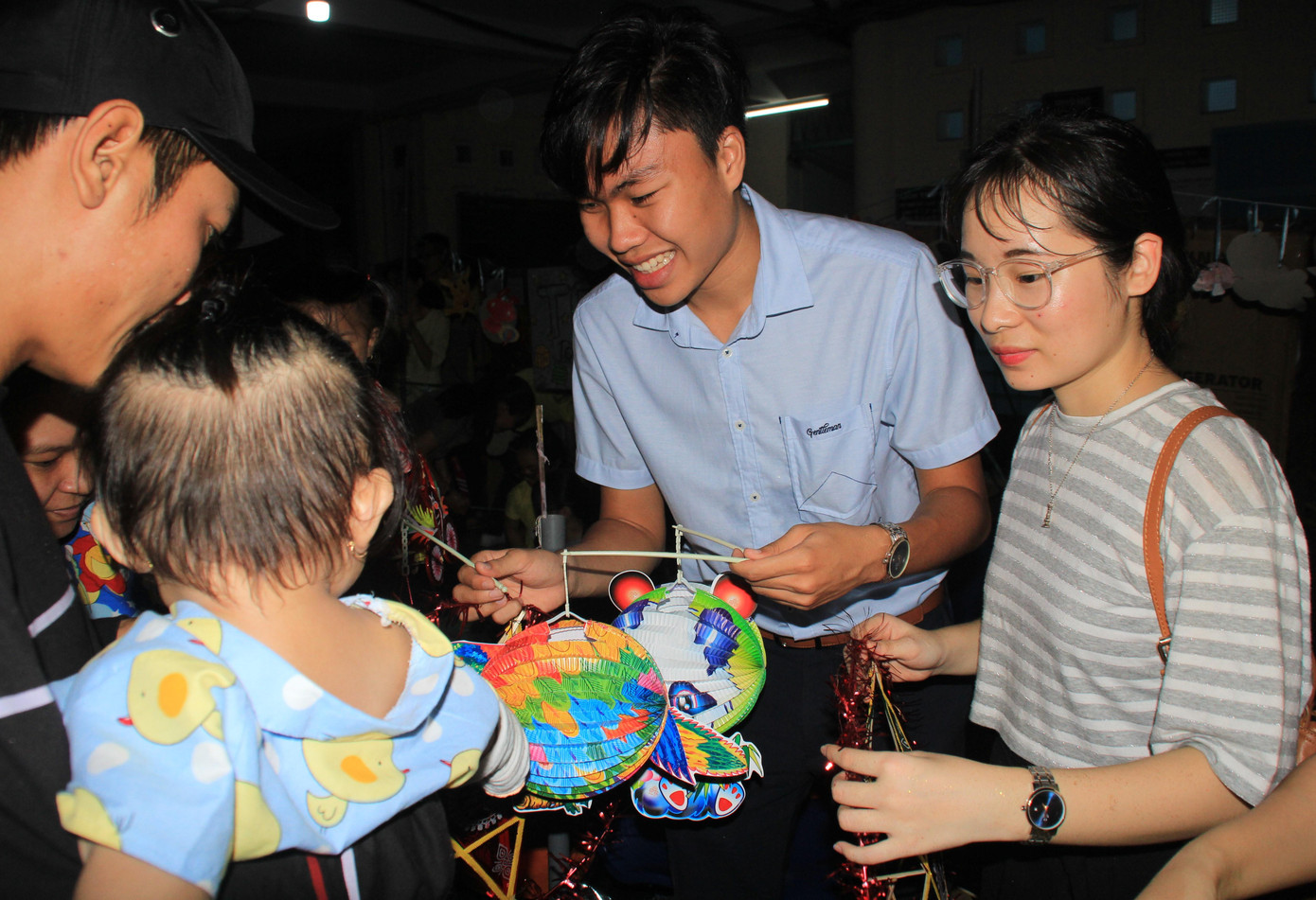 Niềm vui lan tỏa ở ngày hội Trung thu dành tặng bệnh nhi ảnh 18