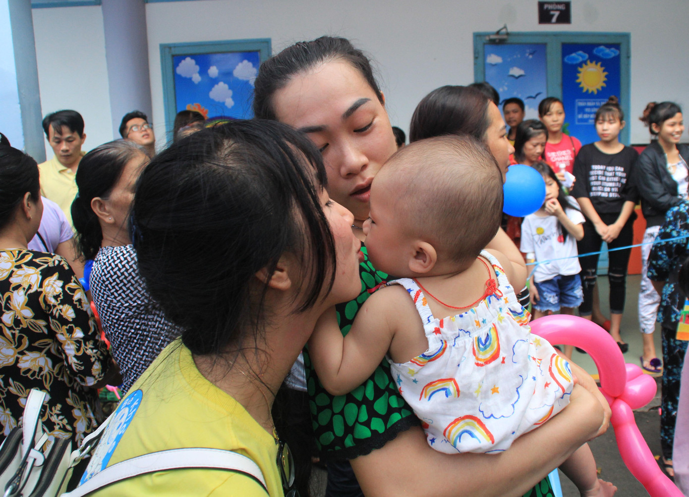 Niềm vui lan tỏa ở ngày hội Trung thu dành tặng bệnh nhi ảnh 10