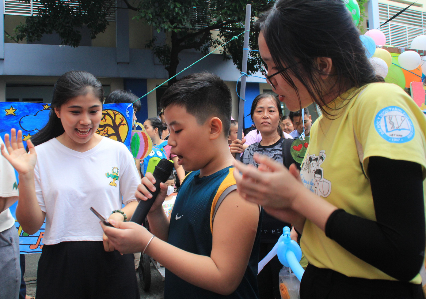 Niềm vui lan tỏa ở ngày hội Trung thu dành tặng bệnh nhi ảnh 7