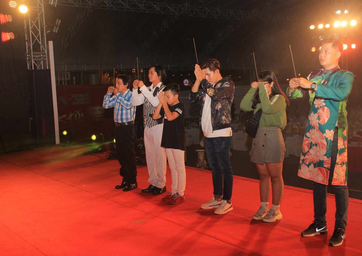 NSND Trần Hiếu, Ngọc Giàu và các thế hệ nghệ sỹ TPHCM tri ân tổ nghiệp sân khấu ảnh 8