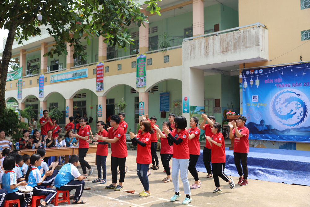 Mang Trung thu muộn đến trẻ em nhỏ vùng khó khăn tỉnh Đồng Nai ảnh 1