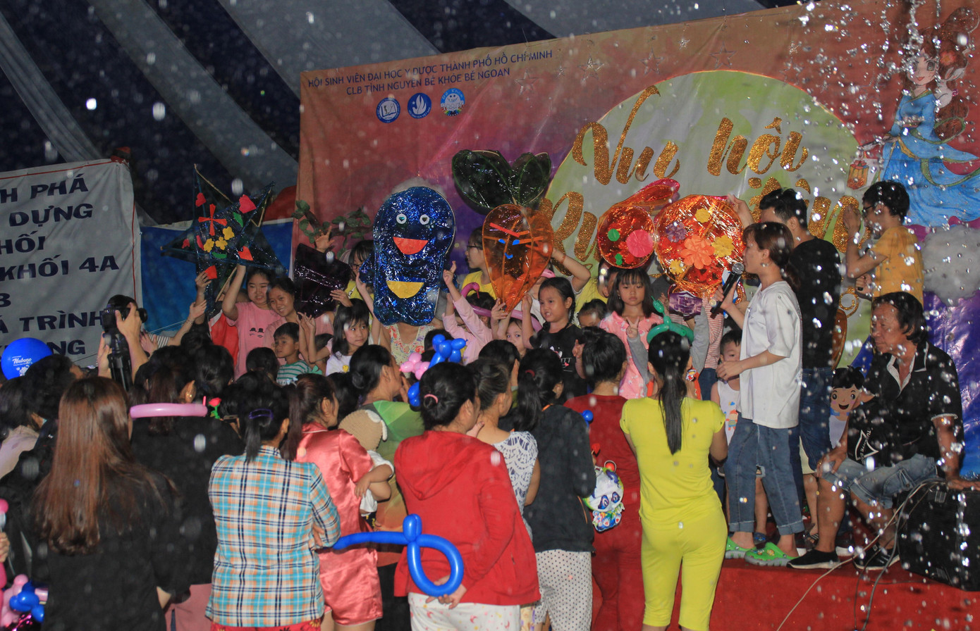 Niềm vui lan tỏa ở ngày hội Trung thu dành tặng bệnh nhi ảnh 22