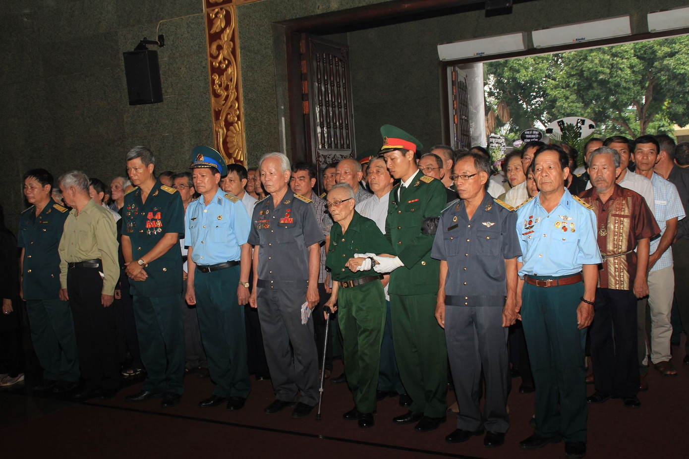 Gia đình, đồng đội tiễn biệt Anh hùng phi công Nguyễn Văn Bảy ảnh 11