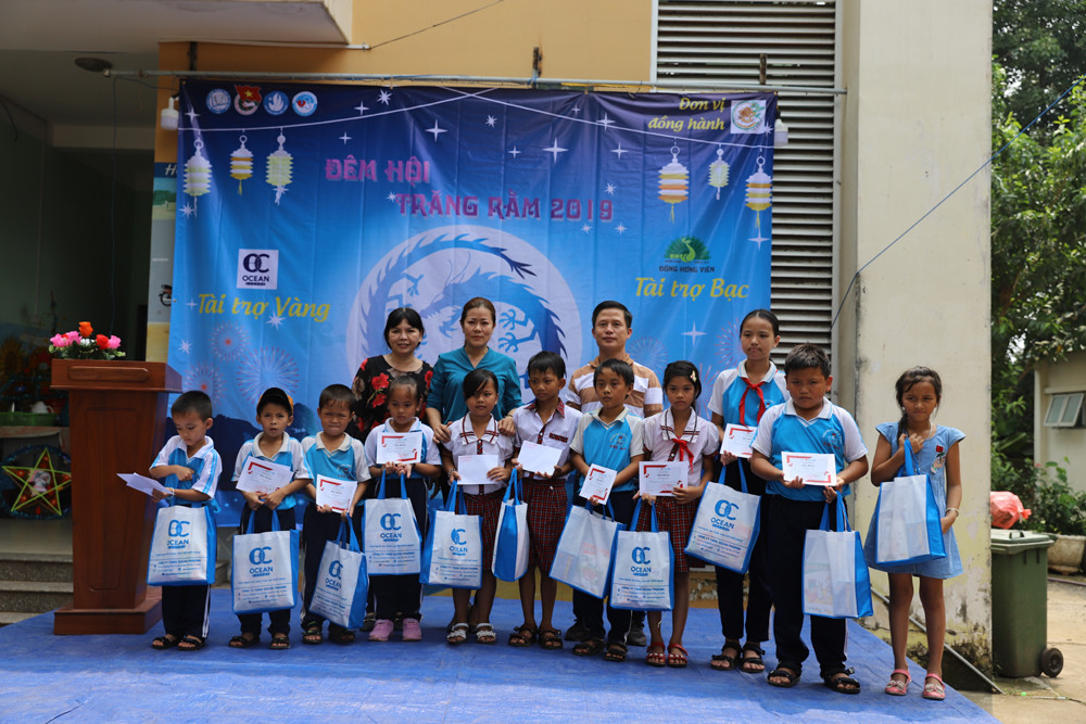 Mang Trung thu muộn đến trẻ em nhỏ vùng khó khăn tỉnh Đồng Nai ảnh 2