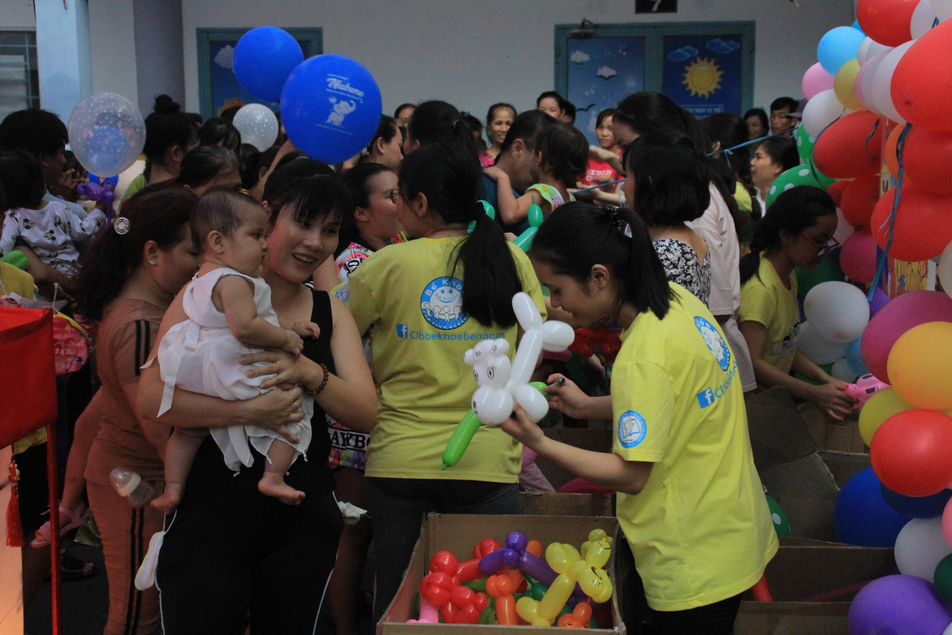 Niềm vui lan tỏa ở ngày hội Trung thu dành tặng bệnh nhi ảnh 9