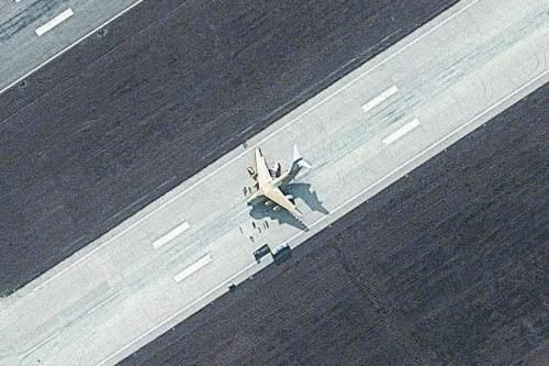 Y-20 trên đường băng