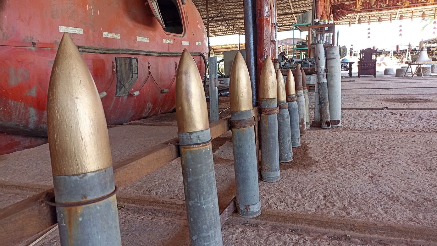 Nhiều quả đạn được tái hiện tại bảo tàng.