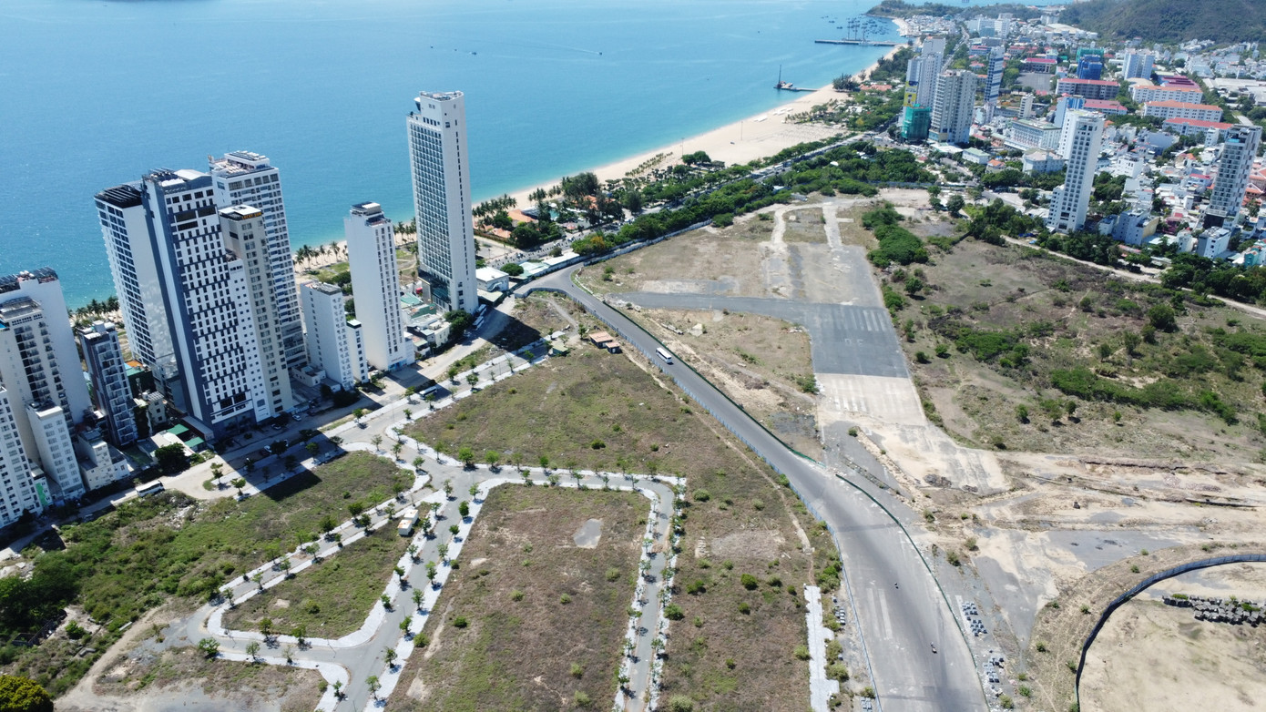 Kết quả, Tập đoàn Phúc Sơn đã bán 958 lô (tổng diện tích khoảng 15,6ha) với tổng trị giá khoảng 10.000 tỷ đồng và đã thu của khách hàng hơn 7.000 tỷ đồng. Nhưng đến nay tất cả khách hàng đều không được bàn giao đất theo đúng hợp đồng đã được ký kết.