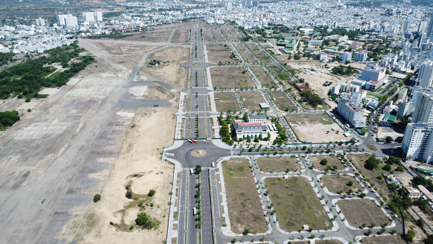 Đến nay Cơ quan Điều tra hình sự Bộ Quốc phòng đã có 3 lần thông báo đề nghị các khách hàng đã nộp tiền cho Công ty CP Tập đoàn Phúc Sơn hoặc những người có liên quan ký "hợp đồng hợp tác đầu tư", "hợp đồng tiến trình chuyển nhượng quyền sử dụng đất" làm việc cung cấp thông tin, tài liệu cho cơ quan này.