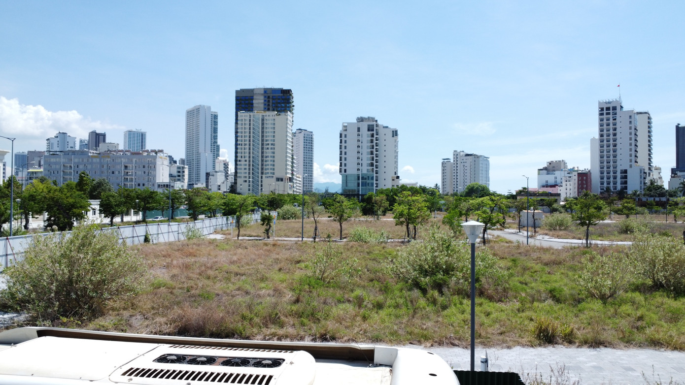 Để phục vụ yêu cầu điều tra và giải quyết vụ án, Cơ quan Điều tra hình sự Bộ Quốc phòng đề nghị các cá nhân đã nộp tiền cho Tập đoàn Phúc Sơn hoặc những người có liên quan để ký hợp đồng hợp tác đầu tư, hợp đồng tiến trình chuyển nhượng quyền sử dụng đất, khẩn trương liên hệ với Cơ quan Điều tra hình sự Bộ Quốc phòng trước ngày 10/7/2025.