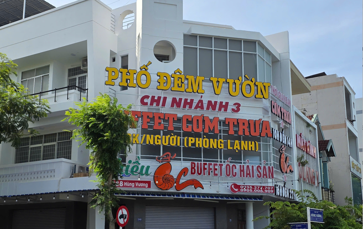 Quán ăn đã tạm đóng cửa.