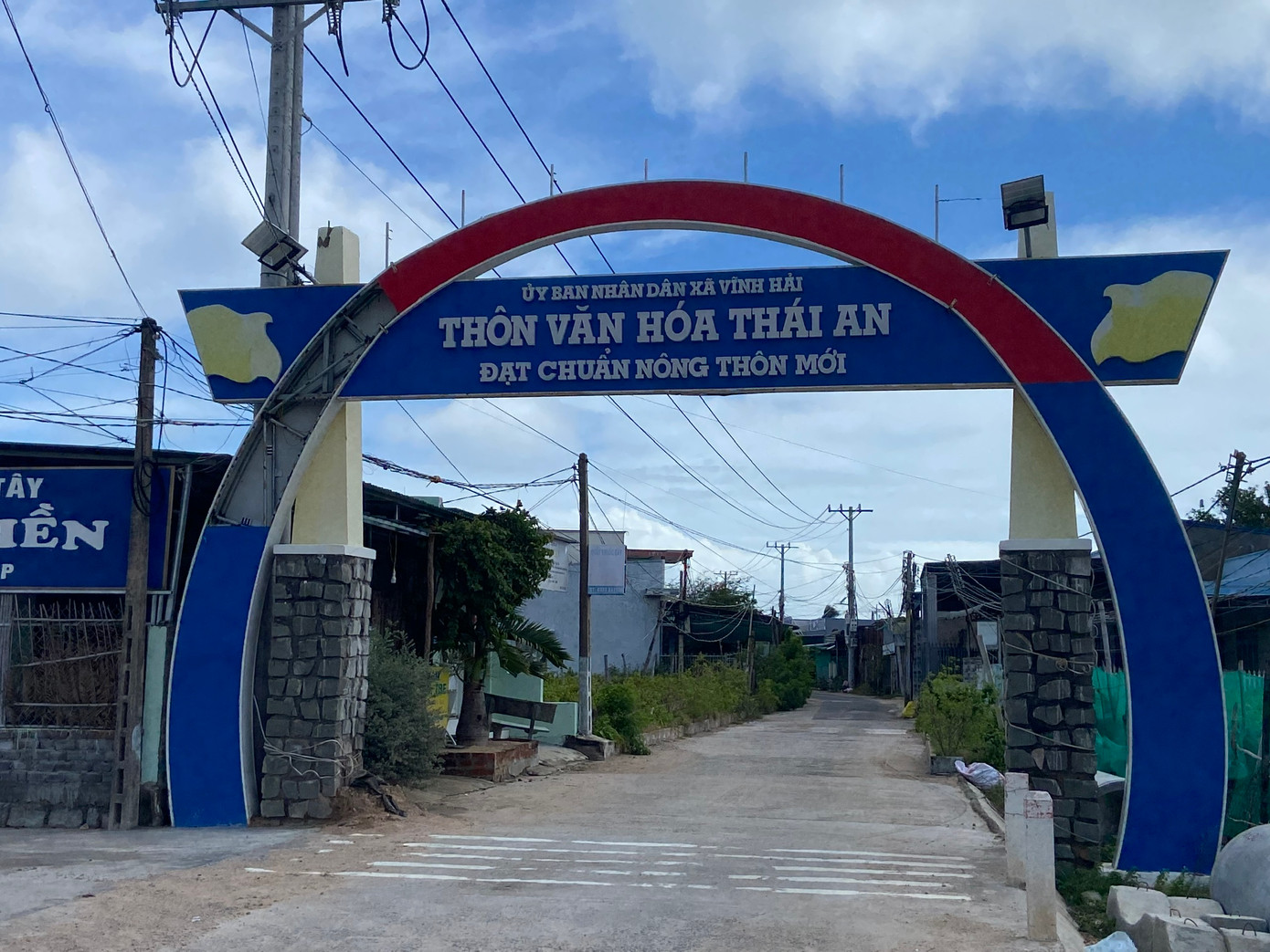 Cách TP. Phan Rang - Tháp Chàm hơn 30 km, thôn Thái An (xã Vĩnh Hải, huyện Ninh Hải) được quy hoạch xây dựng nhà máy điện hạt nhân Ninh Thuận 2. Theo quy hoạch, khu vực xây dựng nhà máy điện hạt nhân số 2 có diện tích trên đất liền 514 ha. Quy mô công suất nhà máy điện hạt nhân số 2 tương tự nhà máy điện hạt nhân Ninh Thuận 1.