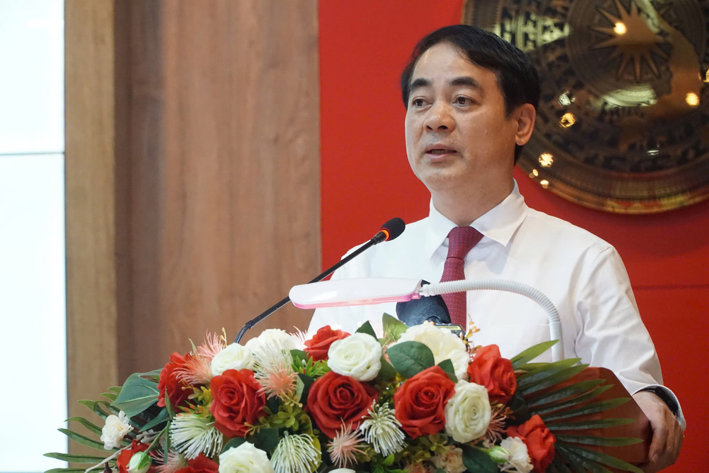 Ông Nghiêm Xuân Thành - Bí thư Tỉnh ủy Khánh Hòa phát biểu tại hội nghị. Ông Nghiêm Xuân Thành - Bí thư Tỉnh ủy Khánh Hòa phát biểu tại hội nghị.