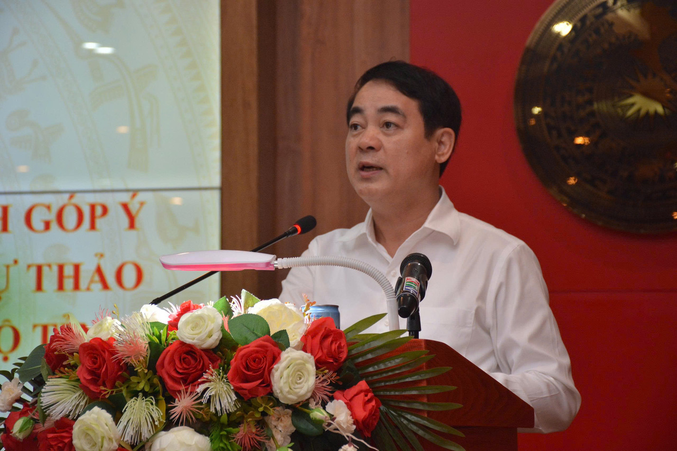 Ông Nghiêm Xuân Thành - Bí thư Tỉnh ủy Khánh Hòa, phát biểu tại hội nghị.