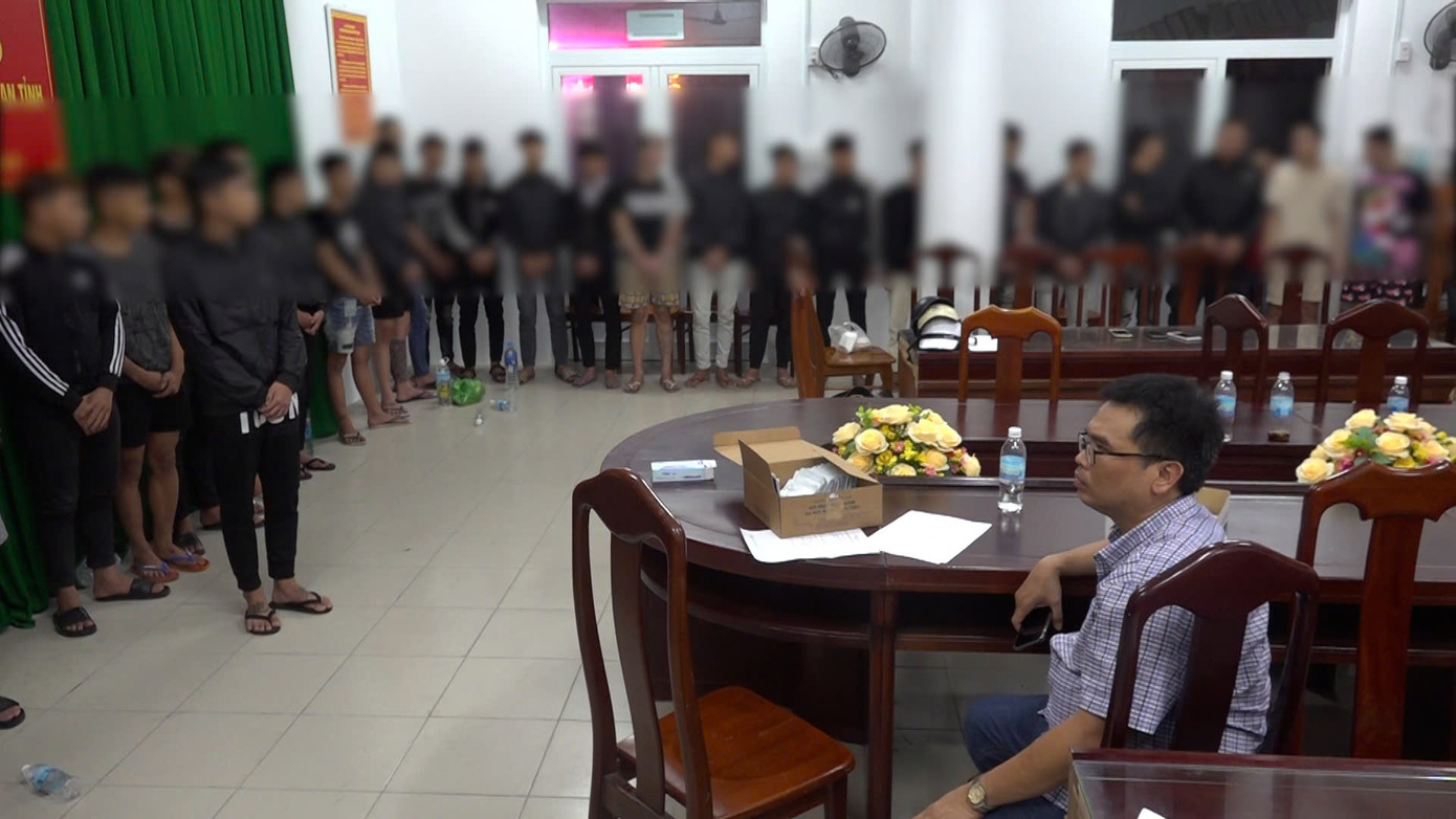 Các đối tượng tại cơ quan công an. Ảnh công an cung cấp. Các đối tượng tại cơ quan công an. Ảnh công an cung cấp.