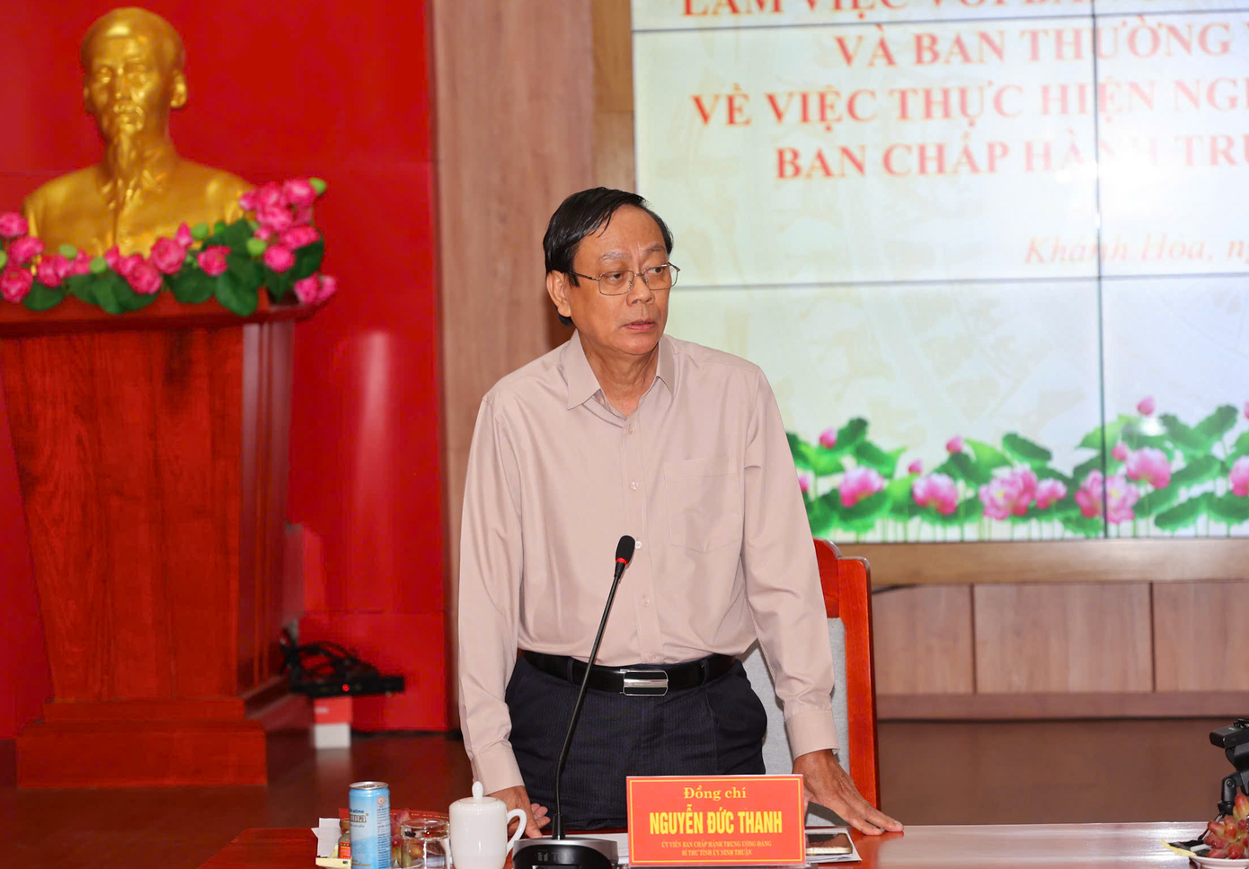 Ông Nguyễn Đức Thanh - Bí thư Tỉnh ủy Ninh Thuận, phát biểu tại buổi làm việc. Ông Nguyễn Đức Thanh - Bí thư Tỉnh ủy Ninh Thuận, phát biểu tại buổi làm việc.