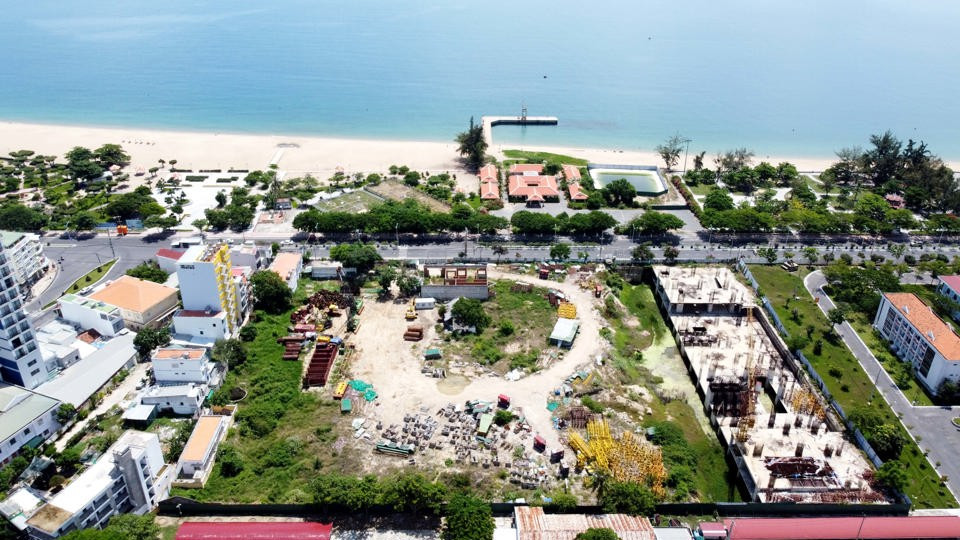 Khu đất 28E Trần Phú chậm tiến độ. Khu đất 28E Trần Phú chậm tiến độ.