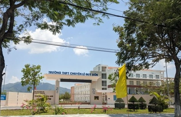 Trường THPT chuyên Lê Quý Đôn, TP. Nha Trang.