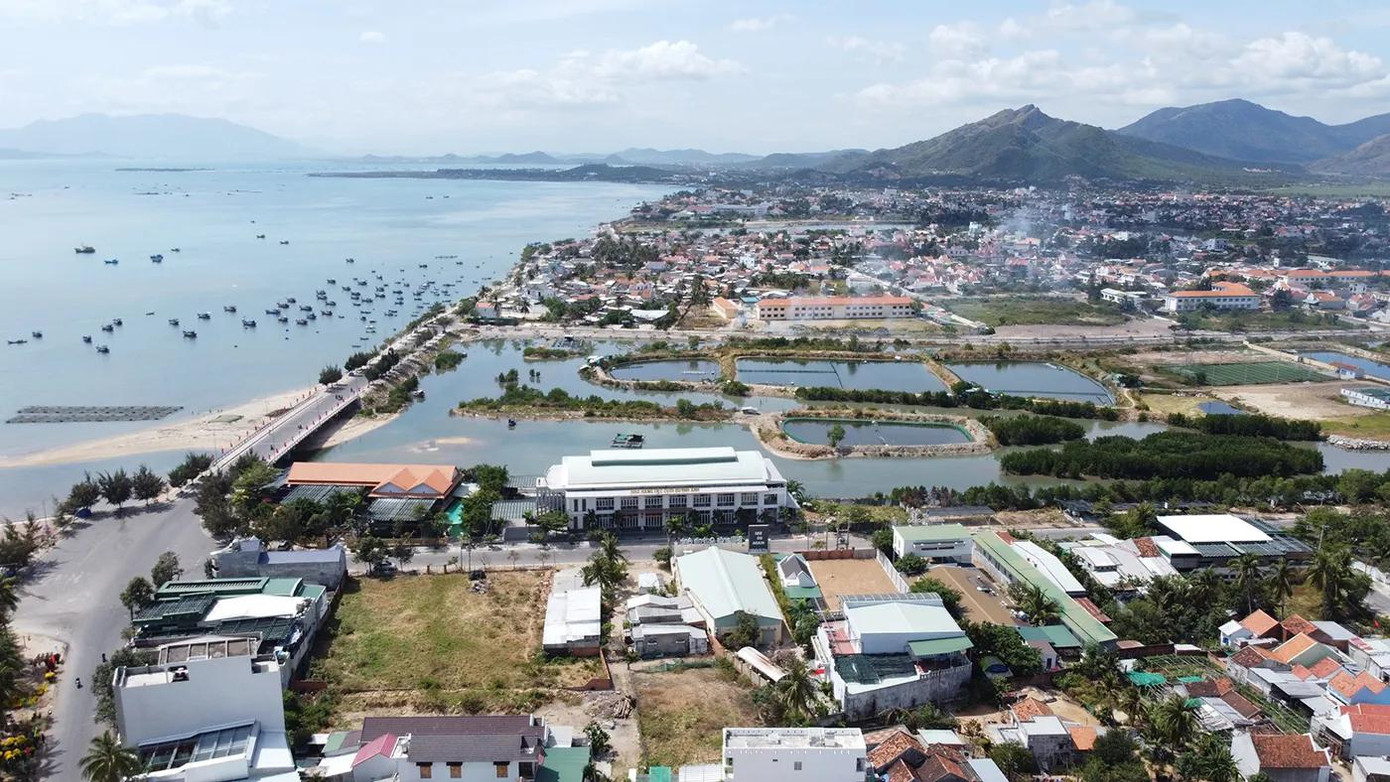 Dự án đang gặp khó khăn trong công tác giải phóng mặt bằng. Dự án đang gặp khó khăn trong công tác giải phóng mặt bằng.